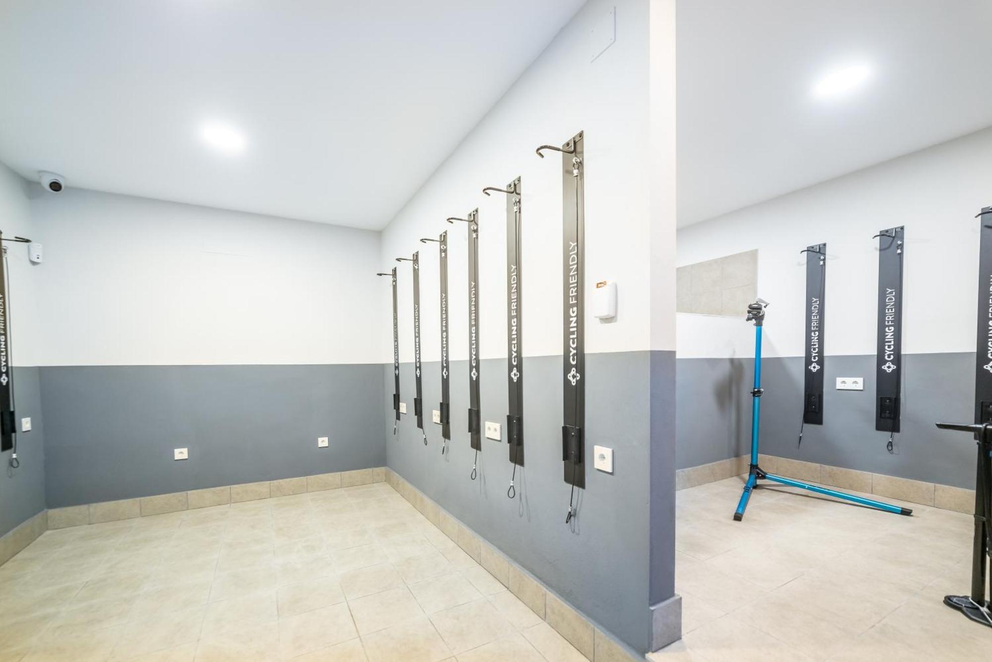 Torreluz Suites Almeria Exterior photo
